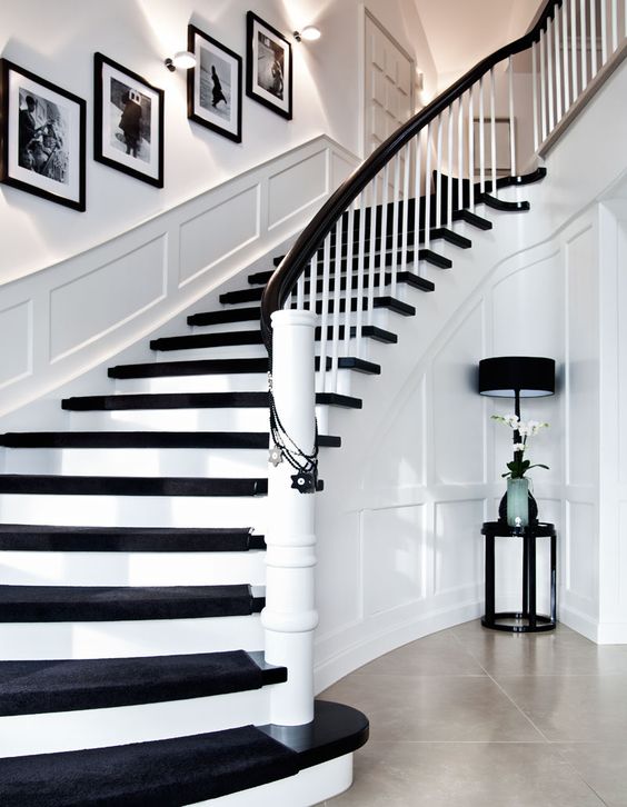 Useful Picture Wall Ideas for Stairs 4