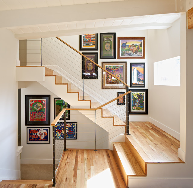 Artistic Picture Wall Ideas for Stairs 3