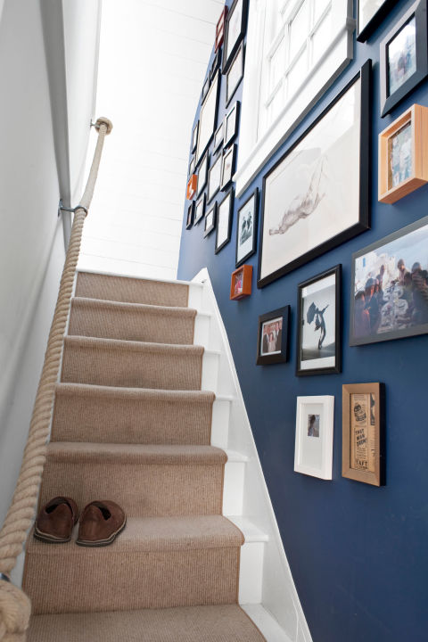 Unique Picture Wall Ideas for Stairs 1