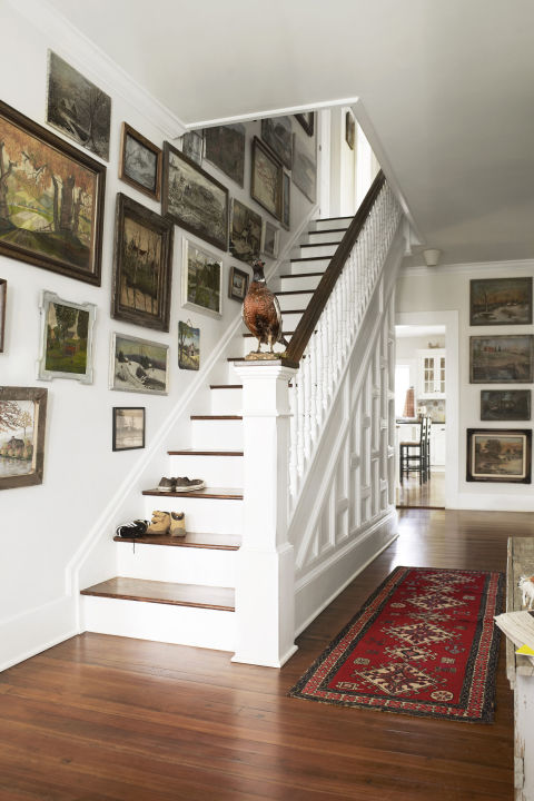 Unique Picture Wall Ideas for Stairs 3