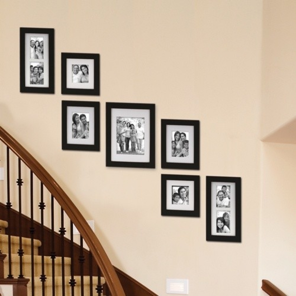 Best Picture Wall Ideas for Stairs 1