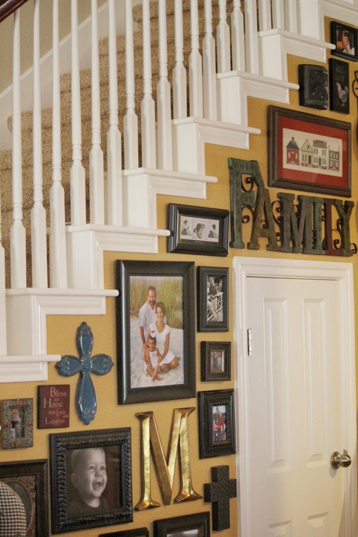 Best Picture Wall Ideas for Stairs 2