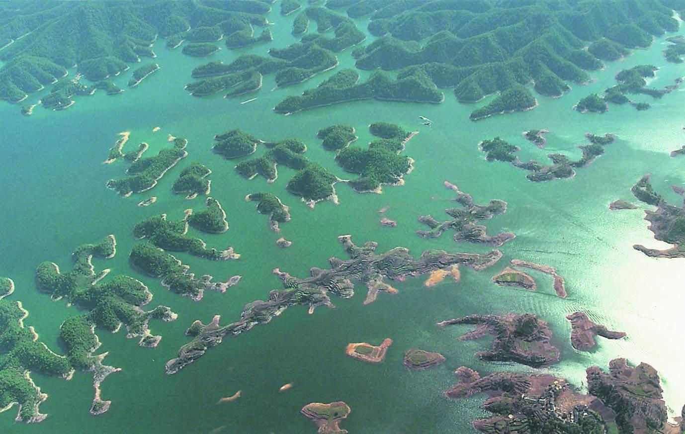 Затопленный город под водой