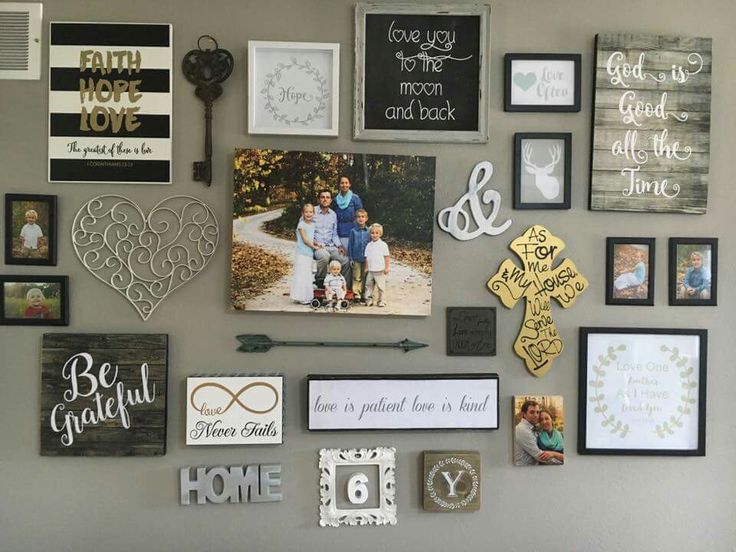 Featured image of post How To Display Family Photos On Wall / But it can be hard to avoid wedding photos, baby shots and family vacation pics from overtaking the a great way to incorporate family photos into your space is alongside your art on a great gallery wall.